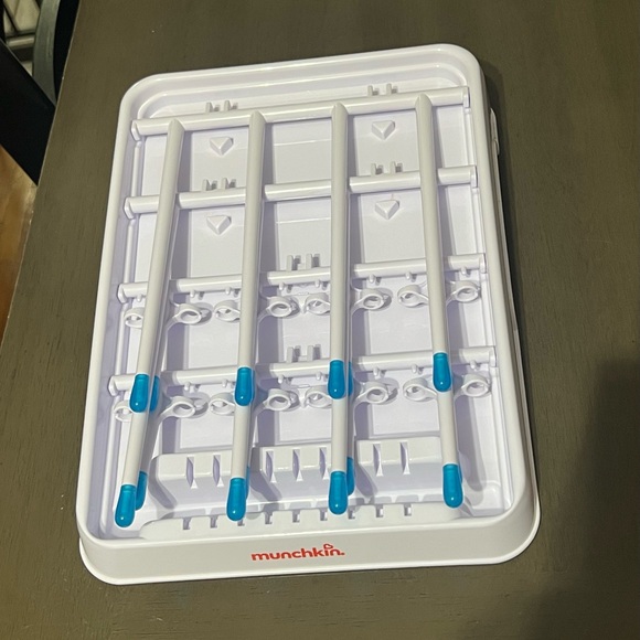 Munchkin Baby Bottles Plastic Drying Rack - Picture 4 of 7